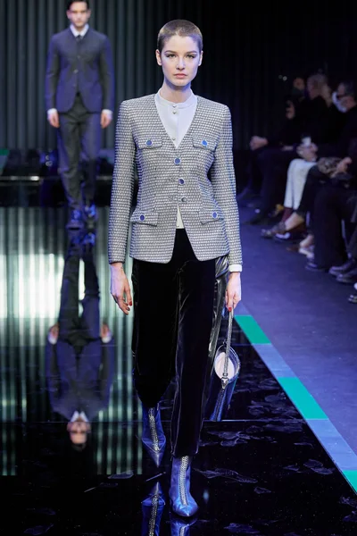Look 12
